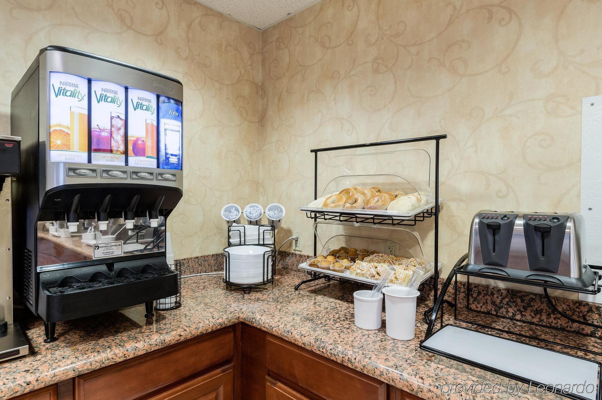 Towneplace Suites By Marriott Hadley Amherst Extérieur photo