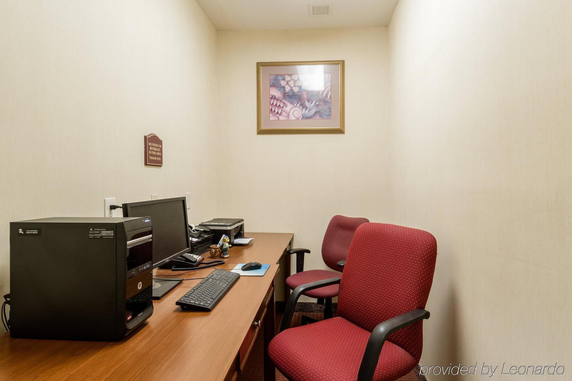 Towneplace Suites By Marriott Hadley Amherst Extérieur photo