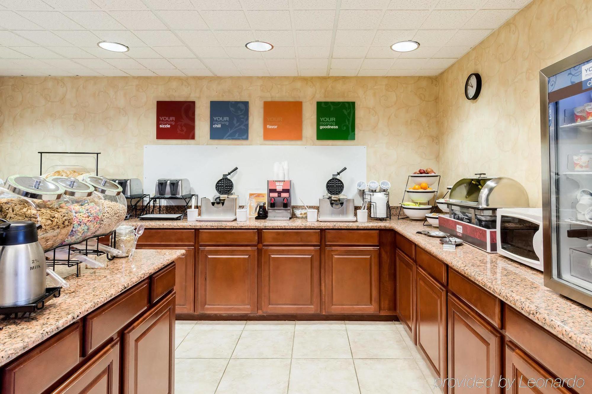 Towneplace Suites By Marriott Hadley Amherst Extérieur photo
